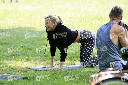 Caro Daur und Marcus zu Solms beim Charity Fitness Workout in Hamburg