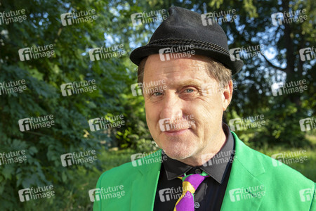 Show 'Hämmerle kommt! Mit Fola Dada!' in Friedrichshafen