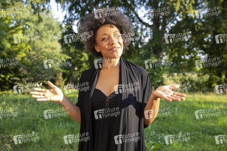 Show 'Hämmerle kommt! Mit Fola Dada!' in Friedrichshafen