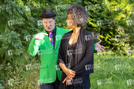 Show 'Hämmerle kommt! Mit Fola Dada!' in Friedrichshafen