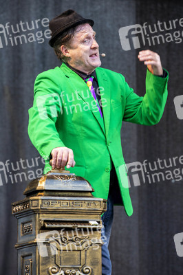 Show 'Hämmerle kommt! Mit Fola Dada!' in Friedrichshafen