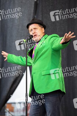 Show 'Hämmerle kommt! Mit Fola Dada!' in Friedrichshafen