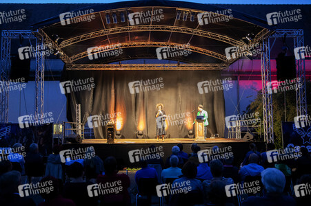 Show 'Hämmerle kommt! Mit Fola Dada!' in Friedrichshafen