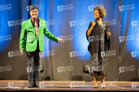 Show 'Hämmerle kommt! Mit Fola Dada!' in Friedrichshafen