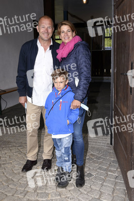 Presserundgang auf der Circus Krone-Farm in Weßling