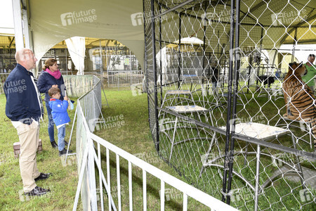 Presserundgang auf der Circus Krone-Farm in Weßling