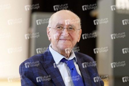 Schenkung von Alfred Biolek in Köln