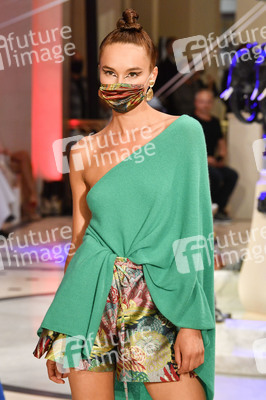 Anja Gockel Fashionshow Summer 2021 'Asuka' in Berlin