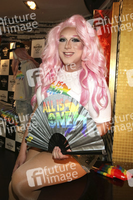 Präsentation der Hard Rock Cafe Pride-Kollektion in Berlin