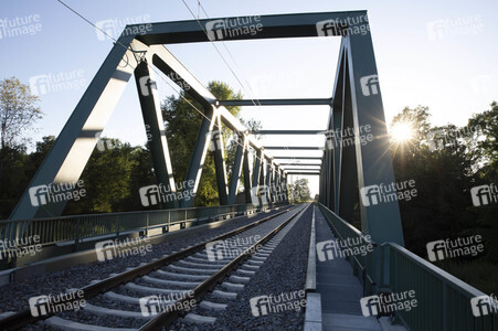 Ausbaustrecke der neu elektrifizierten Südbahn bei Lindau