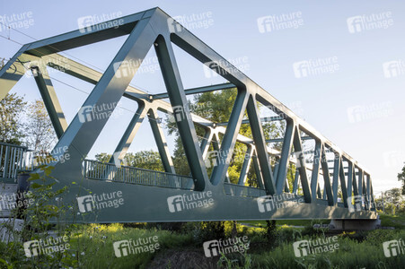 Ausbaustrecke der neu elektrifizierten Südbahn bei Lindau