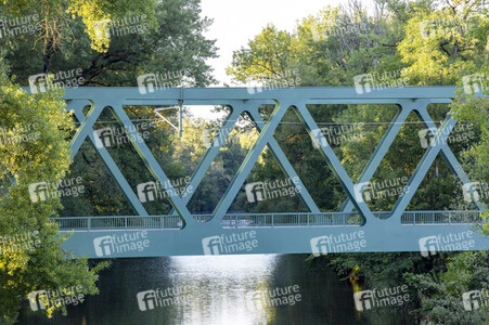 Ausbaustrecke der neu elektrifizierten Südbahn bei Lindau