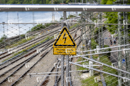Ausbaustrecke der neu elektrifizierten Südbahn bei Lindau