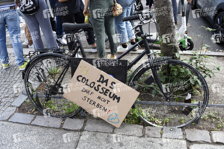 Demonstration zur Rettung des Kinos Colosseum in Berlin