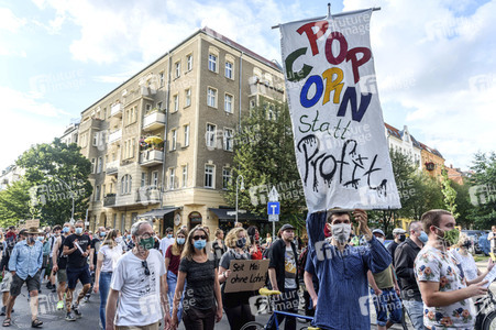 Demonstration zur Rettung des Kinos Colosseum in Berlin