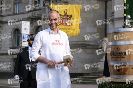 Fassbieranstich zum 491. Schützenfest in Hannover