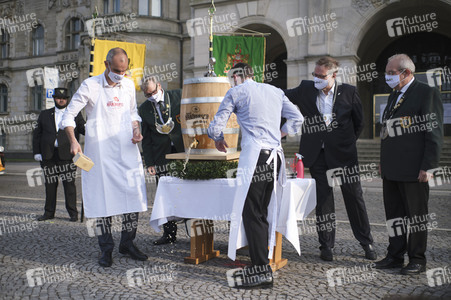 Fassbieranstich zum 491. Schützenfest in Hannover