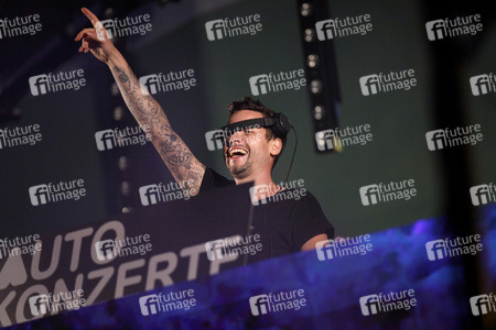 Autokino-Konzert von Le Shuuk in Bonn