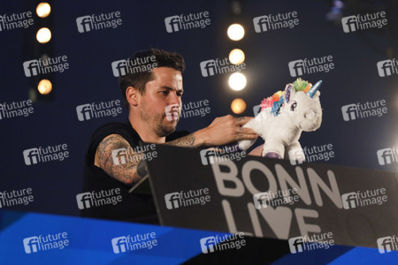 Autokino-Konzert von Le Shuuk in Bonn