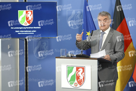 Pressestatement von Herbert Reul in Düsseldorf