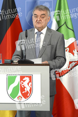 Pressestatement von Herbert Reul in Düsseldorf