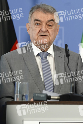 Pressestatement von Herbert Reul in Düsseldorf