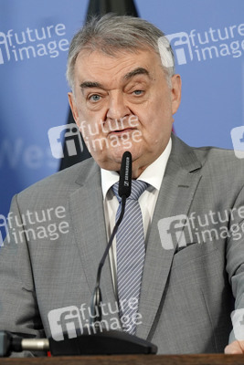 Pressestatement von Herbert Reul in Düsseldorf