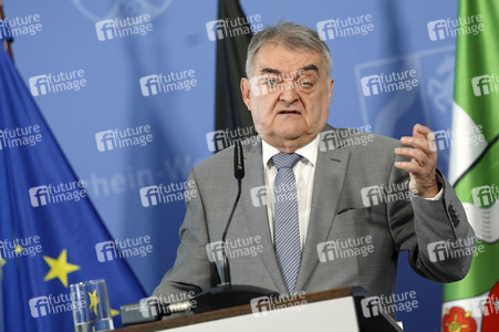 Pressestatement von Herbert Reul in Düsseldorf