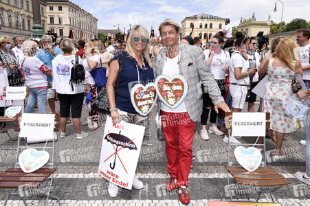 Schausteller-Kundgebung 'Rettet unsere Märkte und Volksfeste' in München