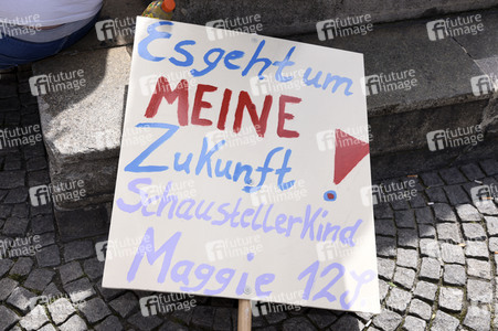 Schausteller-Kundgebung 'Rettet unsere Märkte und Volksfeste' in München