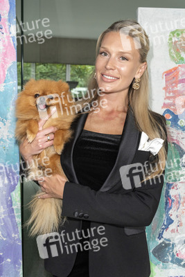 Vernissage 'Paintings from washing machine or New Washed Art' in Hamburg