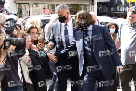 Johnny Depp vor dem High Court in London