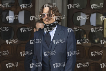 Johnny Depp vor dem High Court in London