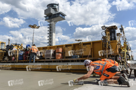 Vorfeld-Baustelle am Flughafen Berlin Brandenburg in Schönefeld
