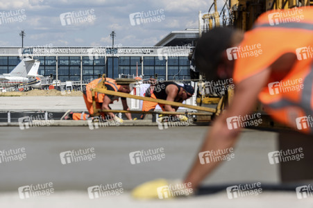Vorfeld-Baustelle am Flughafen Berlin Brandenburg in Schönefeld
