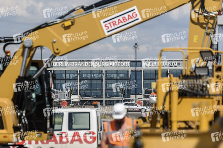 Vorfeld-Baustelle am Flughafen Berlin Brandenburg in Schönefeld
