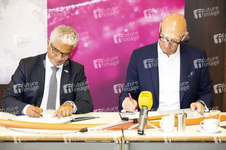 Unterzeichung einer Absichtserklärung der Telekom und der Stadt Bonn