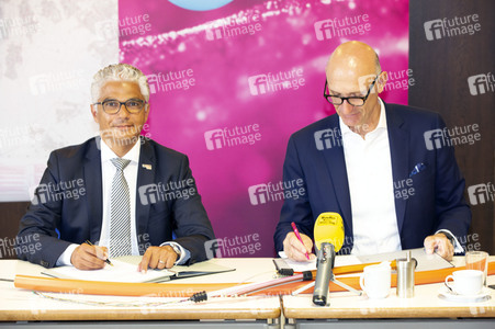 Unterzeichung einer Absichtserklärung der Telekom und der Stadt Bonn