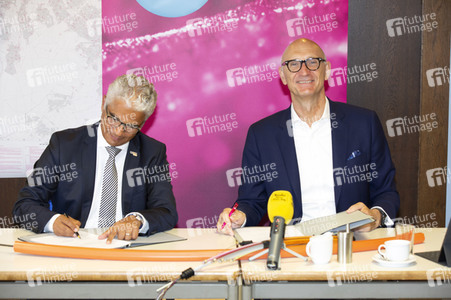 Unterzeichung einer Absichtserklärung der Telekom und der Stadt Bonn