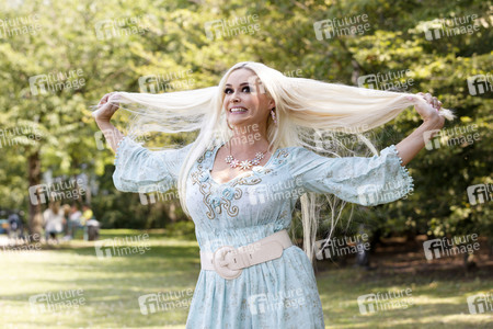 Buchpräsentation von Daniela Katzenberger in Köln