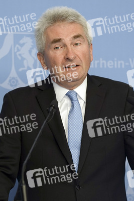 Pressekonferenz mit Andreas Pinkwart in Düsseldorf