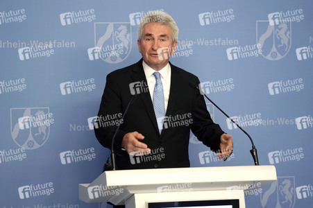 Pressekonferenz mit Andreas Pinkwart in Düsseldorf