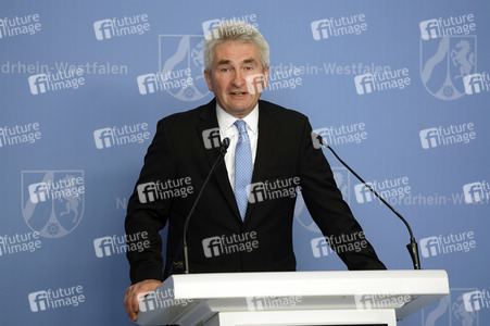 Pressekonferenz mit Andreas Pinkwart in Düsseldorf