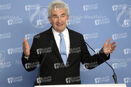 Pressekonferenz mit Andreas Pinkwart in Düsseldorf