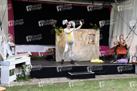 Theateraufführung 'Sängerkrieg der Heidehasen' in Haar