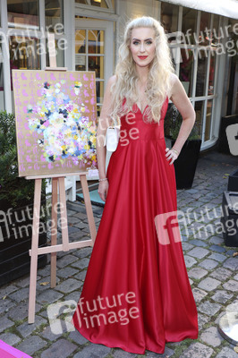 'Golden Things meets Pink Carpet' Pre-Closing Finissage in Hamburg