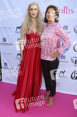 'Golden Things meets Pink Carpet' Pre-Closing Finissage in Hamburg