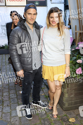 'Golden Things meets Pink Carpet' Pre-Closing Finissage in Hamburg