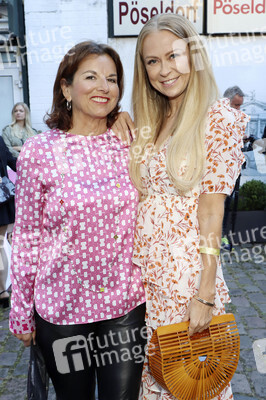 'Golden Things meets Pink Carpet' Pre-Closing Finissage in Hamburg