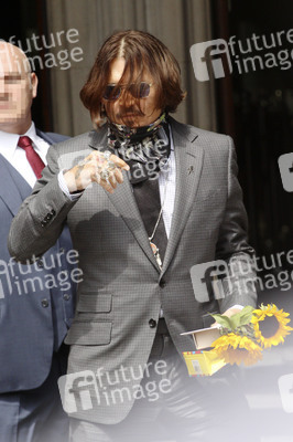 Johnny Depp vor dem High Court in London